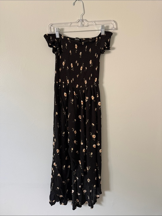 Justify Dresses & Skirts - Justify Black Floral Off-the-Shoulder Maxi Dress with Cream Print